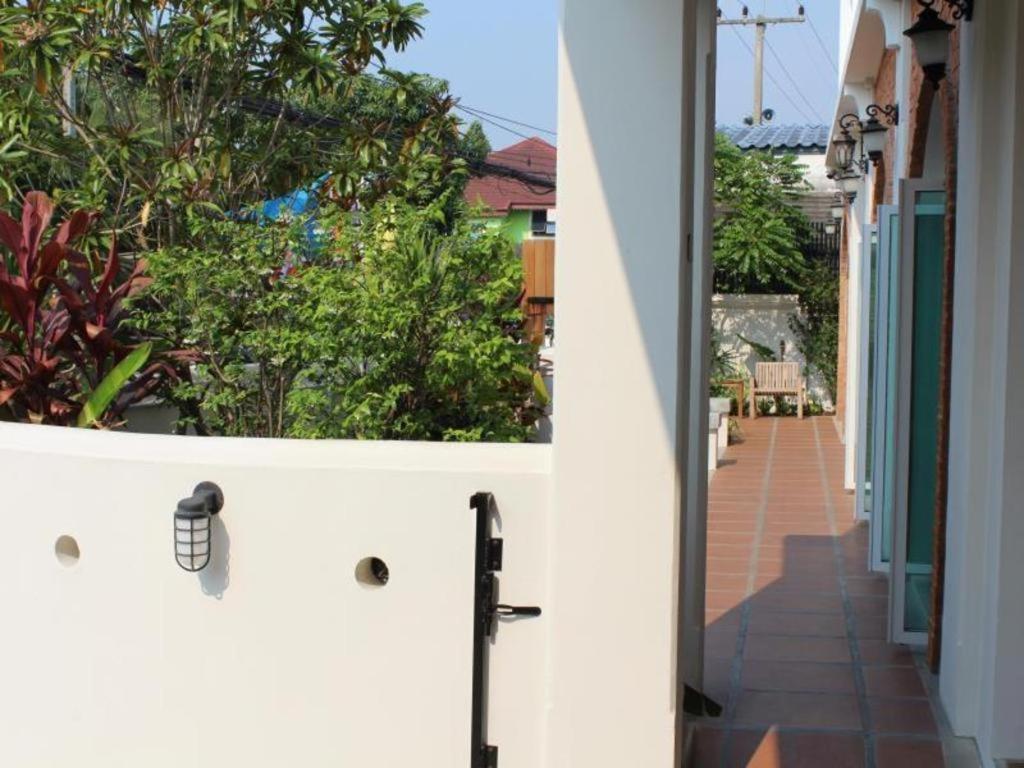 Baan Pimpisa Hotel Bang Sare Exterior photo