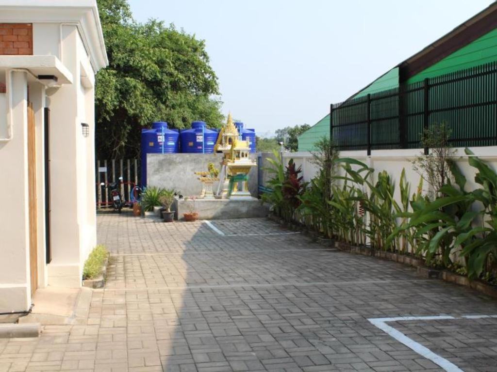 Baan Pimpisa Hotel Bang Sare Exterior photo